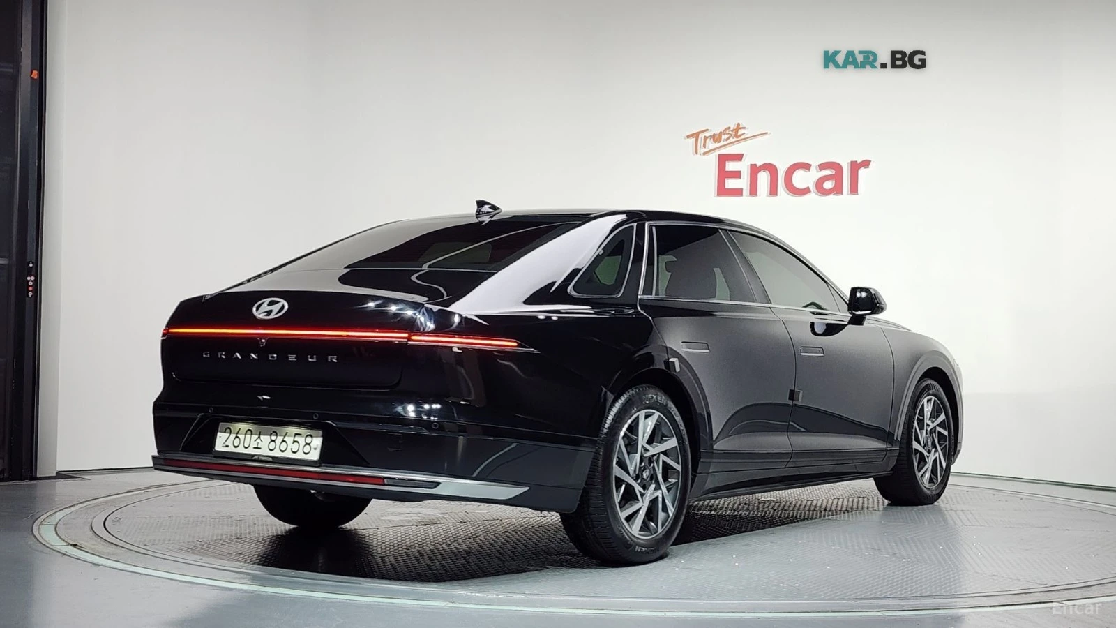 Hyundai Grandeur 2.5* PREMIUM* КОЖА* ПОДГРЕВ* ОБДУХВАНЕ* КАМЕРА* NA, снимка 2 - Автомобили и джипове - 55925333