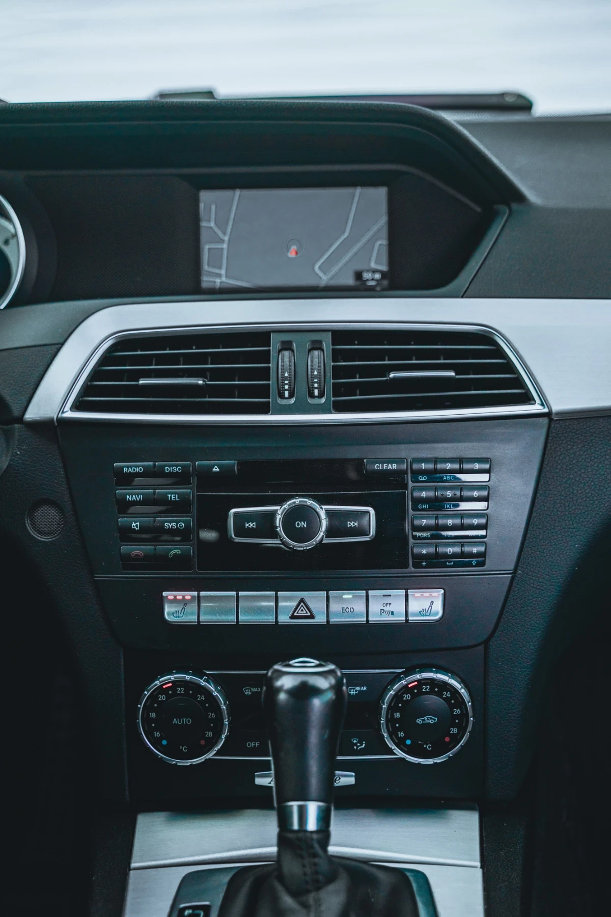 Mercedes-Benz C 220 2.2 CDI, снимка 13 - Автомобили и джипове - 56342200