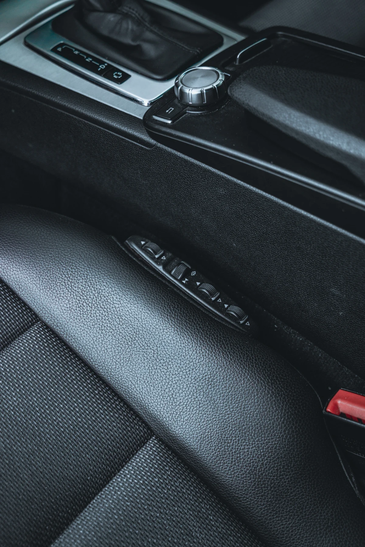 Mercedes-Benz C 220 2.2 CDI, снимка 14 - Автомобили и джипове - 56342200