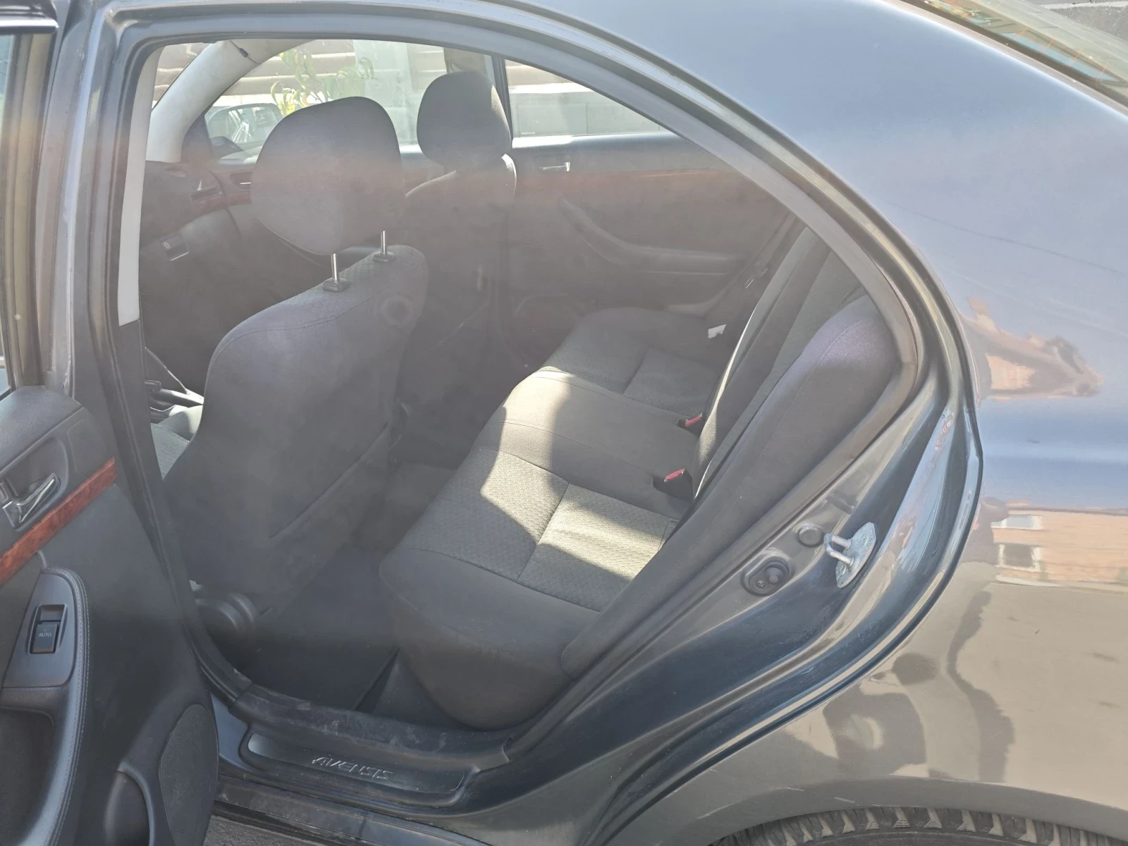 Toyota Avensis T25, снимка 4 - Автомобили и джипове - 56438972