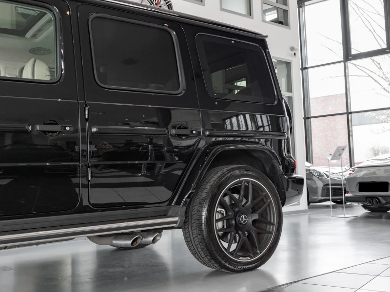 Mercedes-Benz G 63 AMG /4MATIC/ NIGHT/ EXCLUSIV/ BURM/ DESIGNO/ TV/ 22/ , снимка 6 - Автомобили и джипове - 48142411