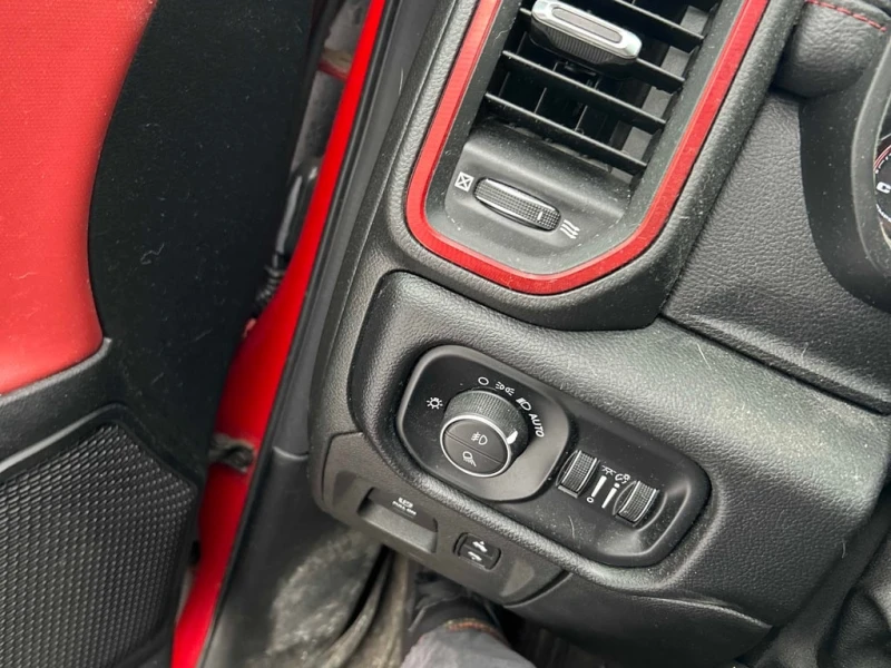 Dodge RAM 1500 * Rebel * CARFAX * БЕЗ ПЪРВОНАЧАЛНА ВНОСКА, снимка 12 - Автомобили и джипове - 52919034