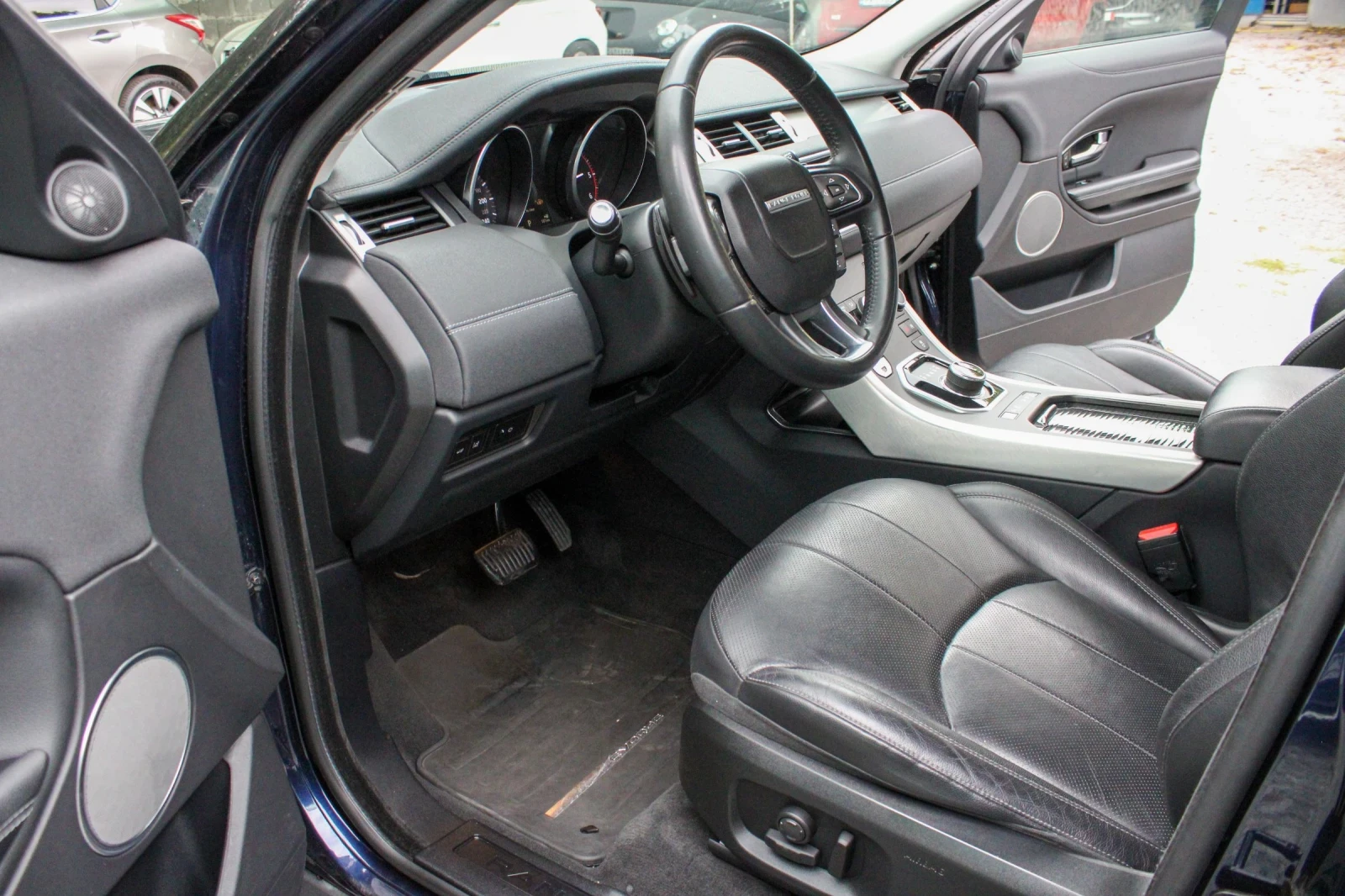 Land Rover Range Rover Evoque 2.0 TD4 PURE - изображение 9