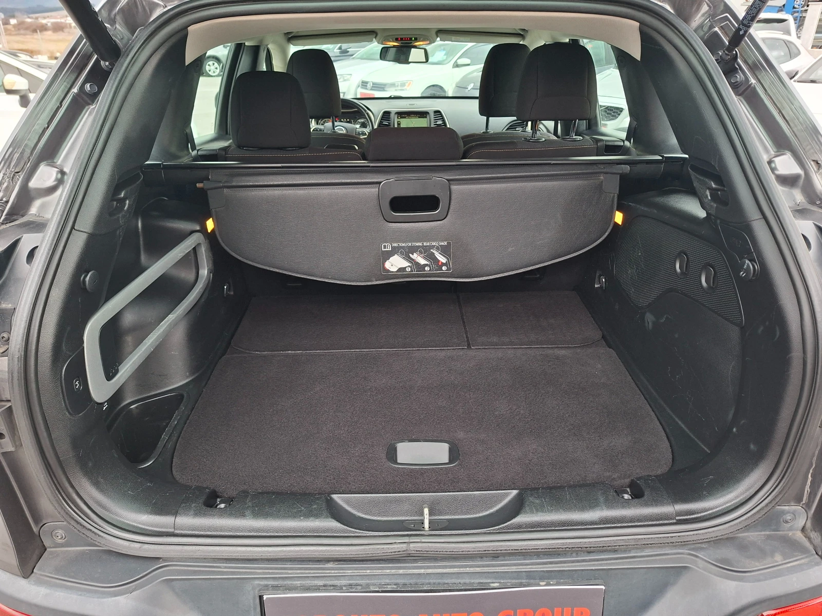 Jeep Cherokee 2.2 4x4 turbodiesel, снимка 11 - Автомобили и джипове - 53935586