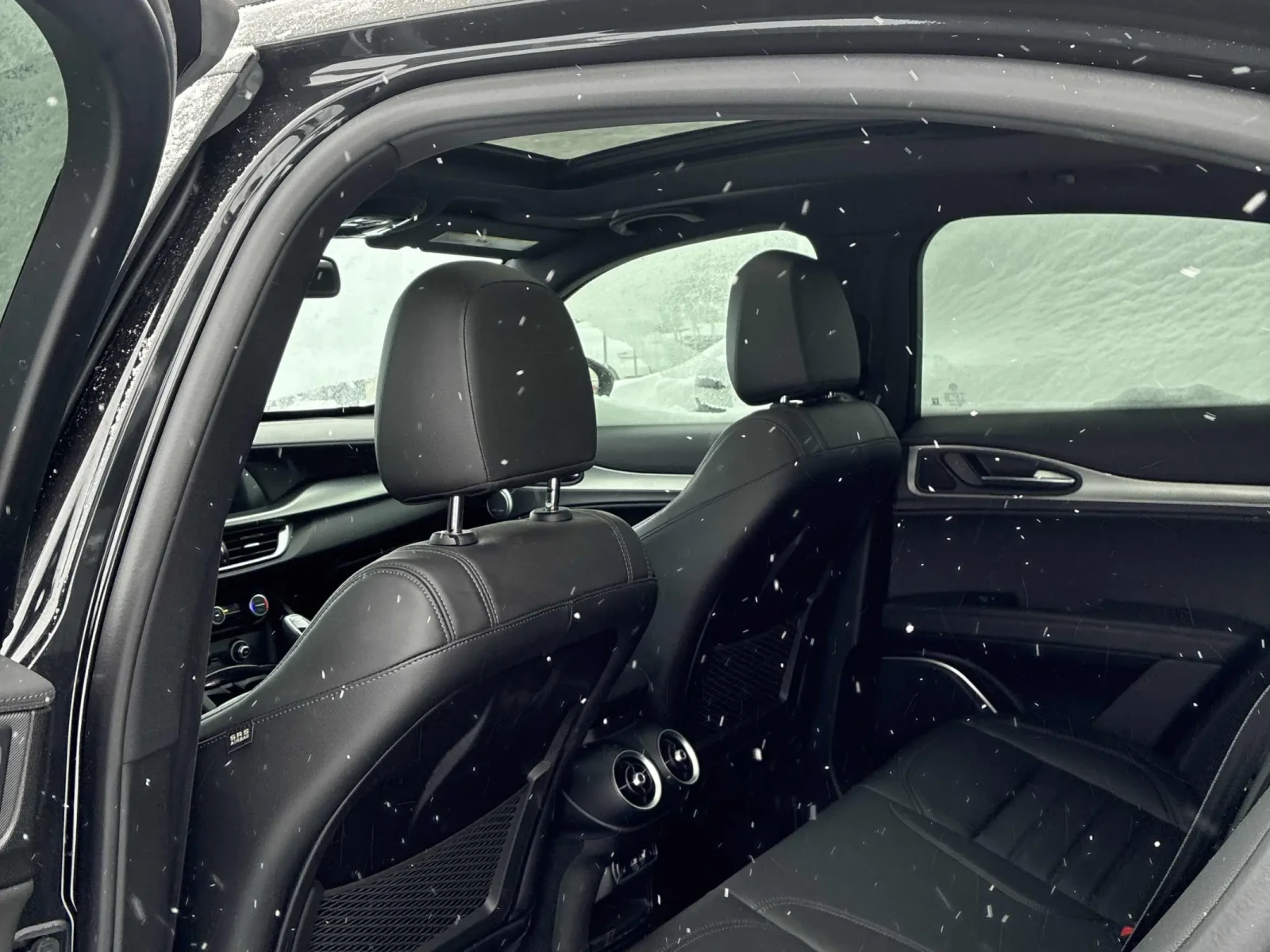 Alfa Romeo Stelvio Veloce * * CARFAX * * ���� ������ * *  | Mobile.bg � ����������� 8