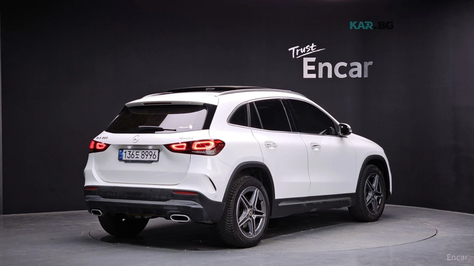 Mercedes-Benz GLA 250 * 4MATIC* КОЖА* ПОДГРЕВ* ПАНОРАМА* LED* , снимка 2 - Автомобили и джипове - 54732693