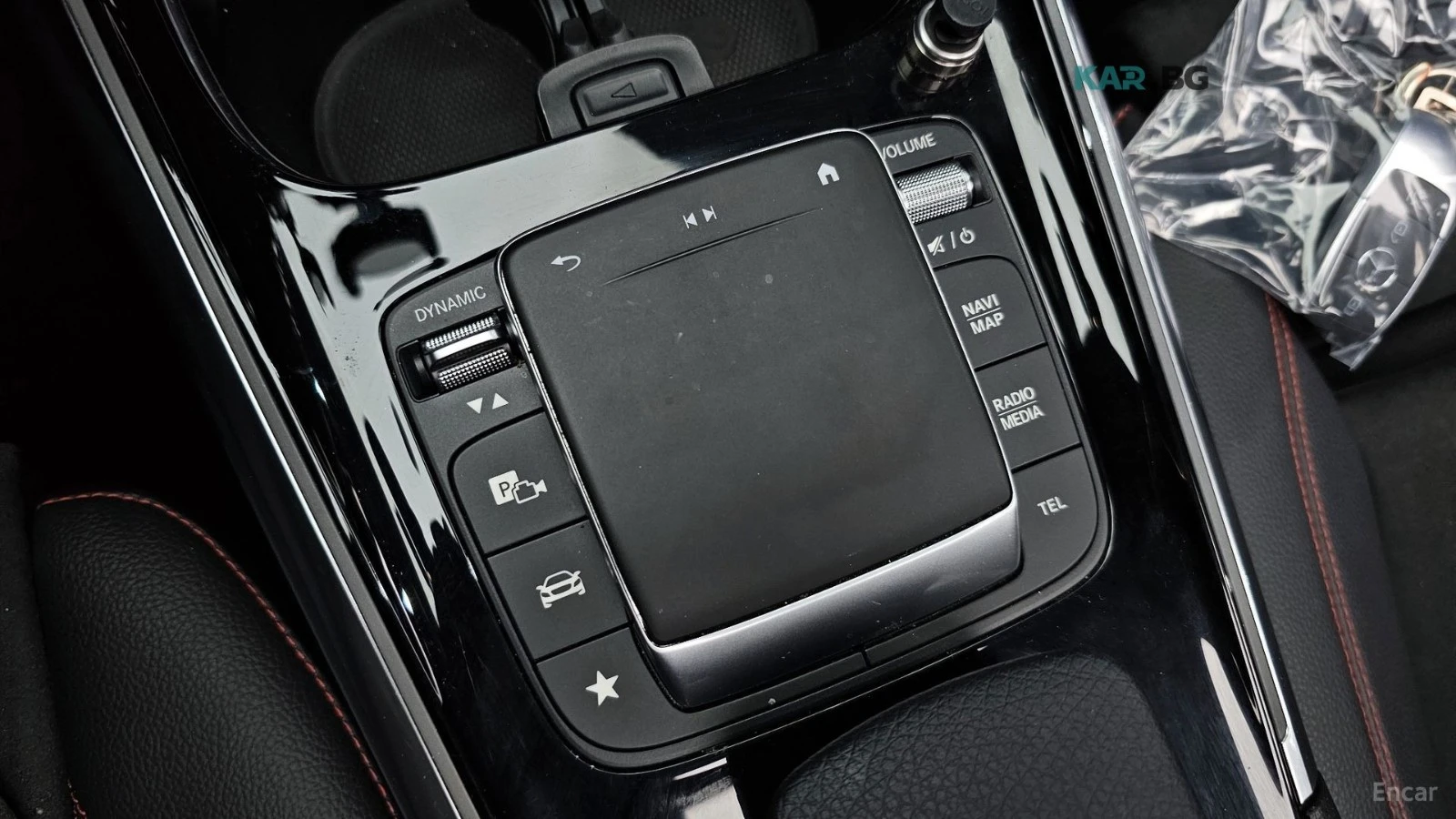 Mercedes-Benz GLA 250 * 4MATIC* КОЖА* ПОДГРЕВ* ПАНОРАМА* LED* , снимка 16 - Автомобили и джипове - 54732693