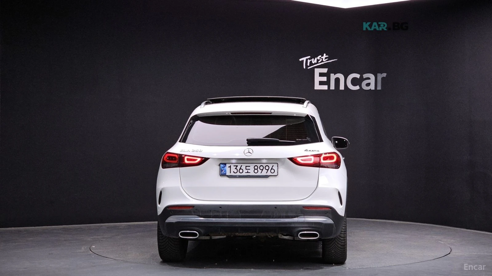 Mercedes-Benz GLA 250 * 4MATIC* КОЖА* ПОДГРЕВ* ПАНОРАМА* LED* , снимка 4 - Автомобили и джипове - 54732693