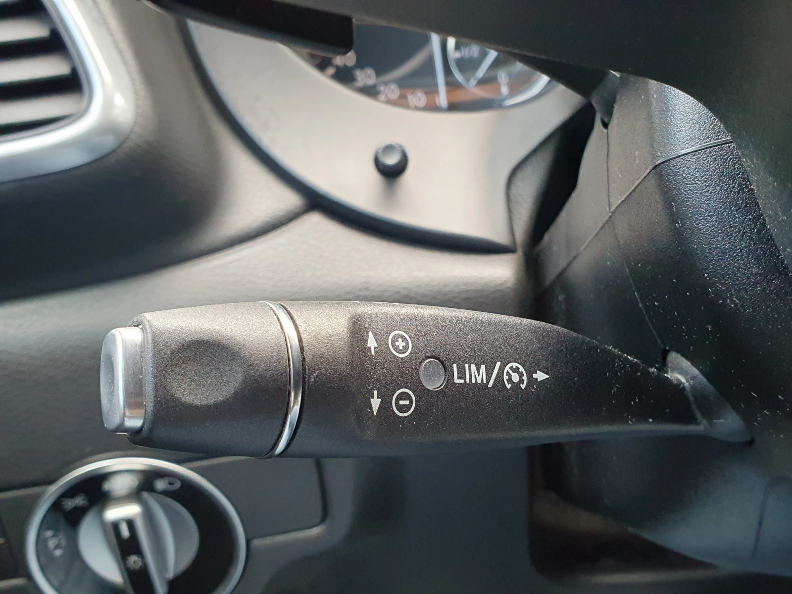 Infiniti Q30 AWD 2.2D, снимка 15 - Автомобили и джипове - 55713707