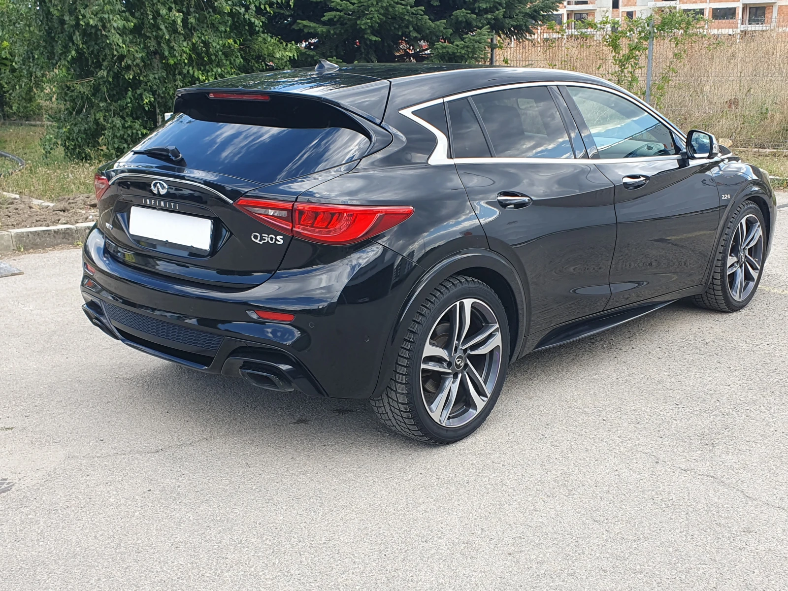 Infiniti Q30 AWD 2.2D, снимка 4 - Автомобили и джипове - 55713707