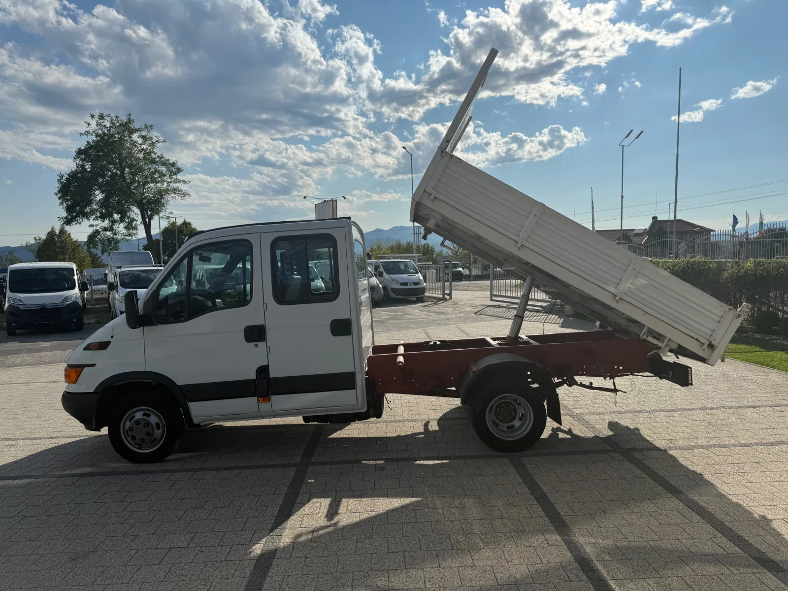 Iveco Daily 35C11 до 3.5т. 7-местен  - изображение 4