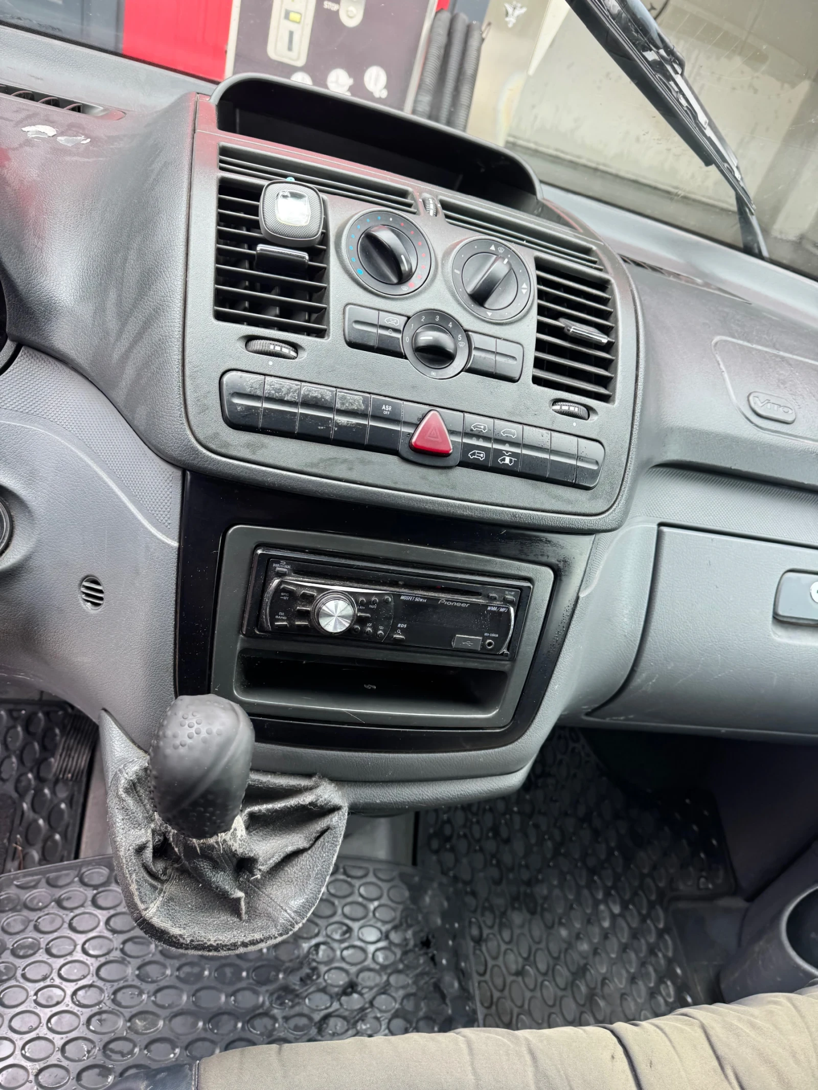 Mercedes-Benz Vito 2.2   109 CDI, снимка 10 - Бусове и автобуси - 54649914