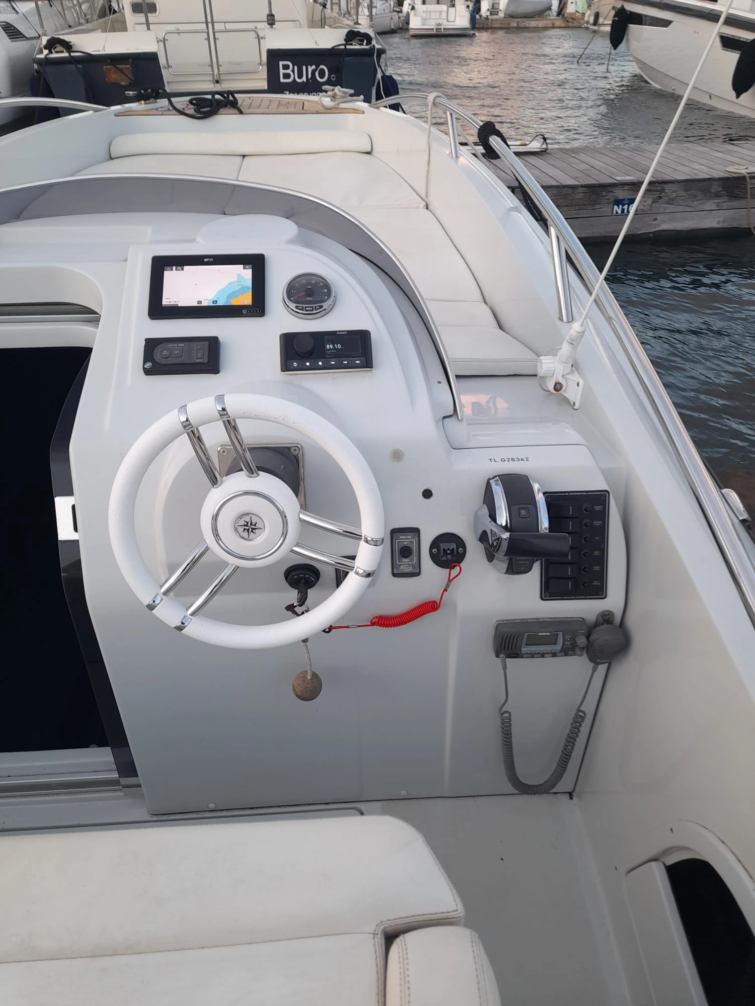 ������� ���� Clear Liner Libra 750 Open | Mobile.bg � ����������� 13