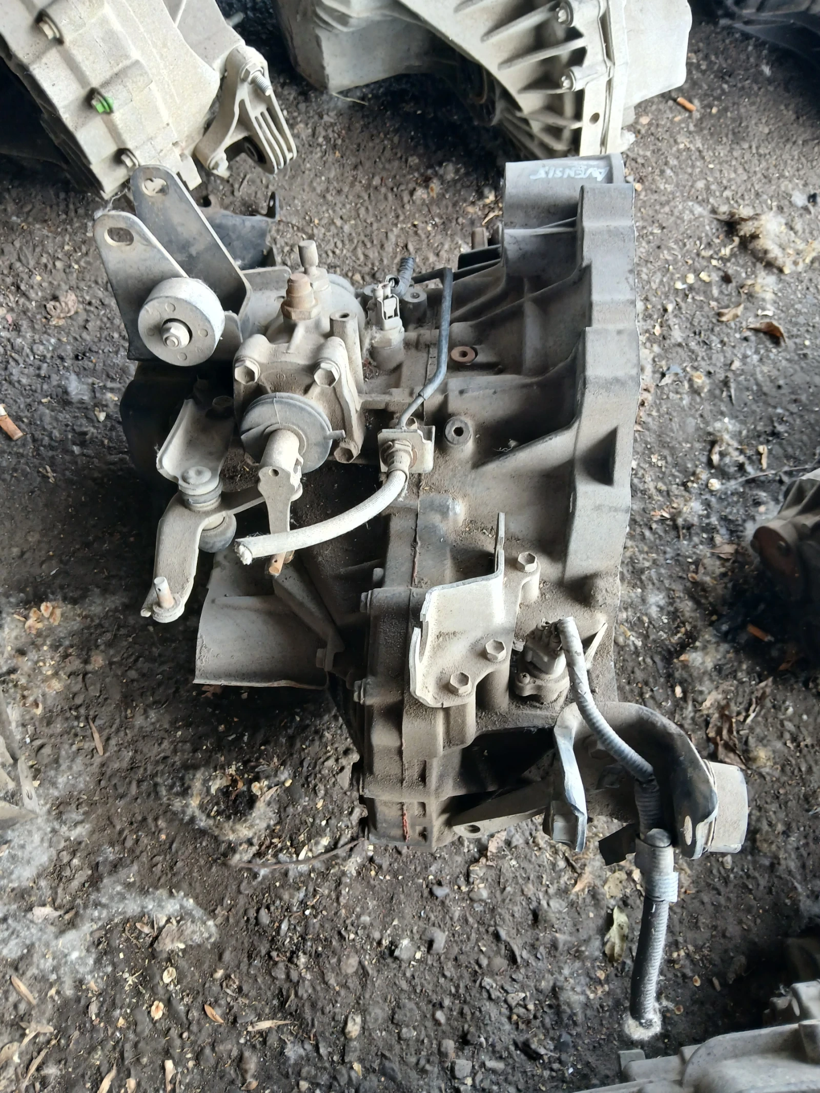 Скорости ръчни Toyota Avensis 2000г 2.0 дизел , снимка 2 - Части - 55262305