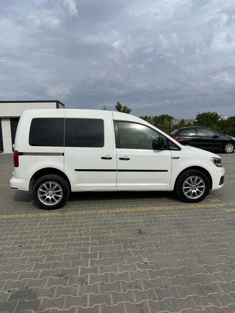 VW Caddy, снимка 5 - Автомобили и джипове - 47301157