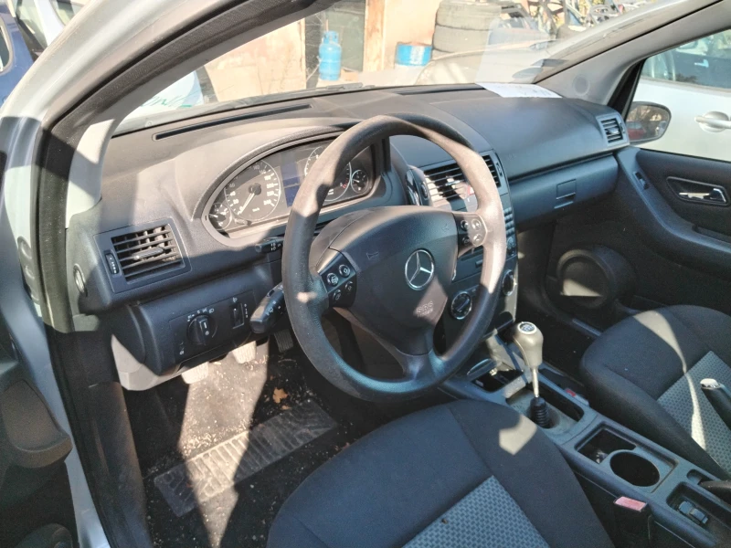 Mercedes-Benz A 180, снимка 5 - Автомобили и джипове - 47686981