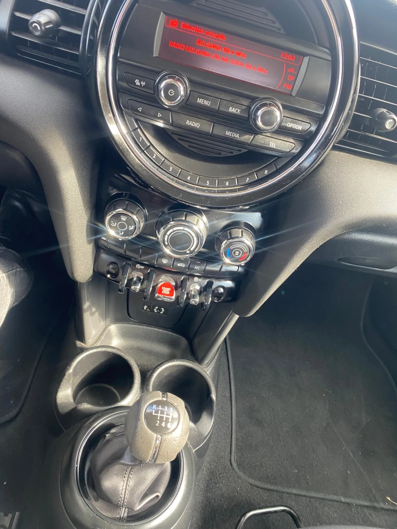 Mini One 1.2Turbo, снимка 16 - Автомобили и джипове - 48252070