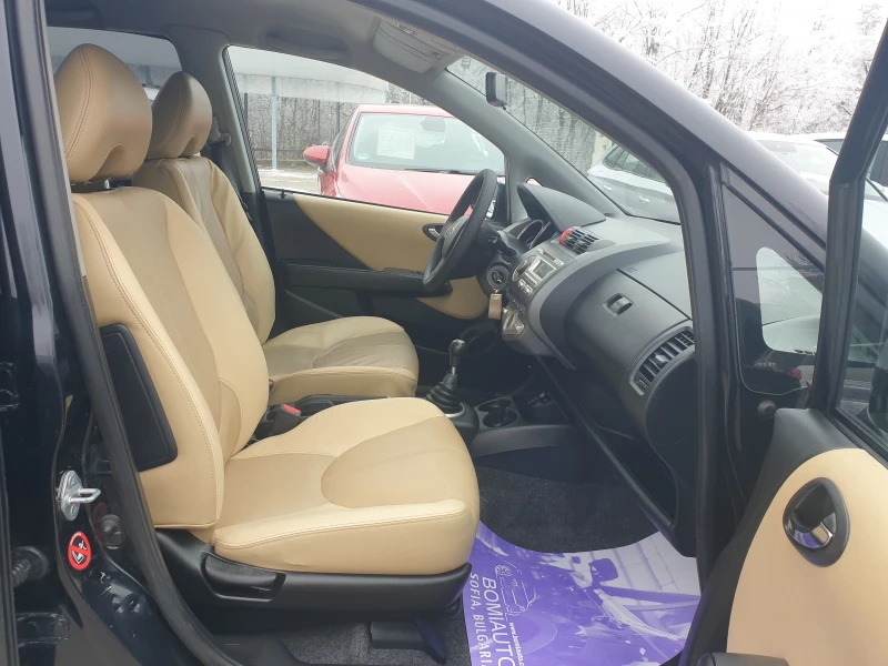 Honda Jazz 1.4i* КОЖА* КЛИМАТРОНИК* , снимка 12 - Автомобили и джипове - 48727937