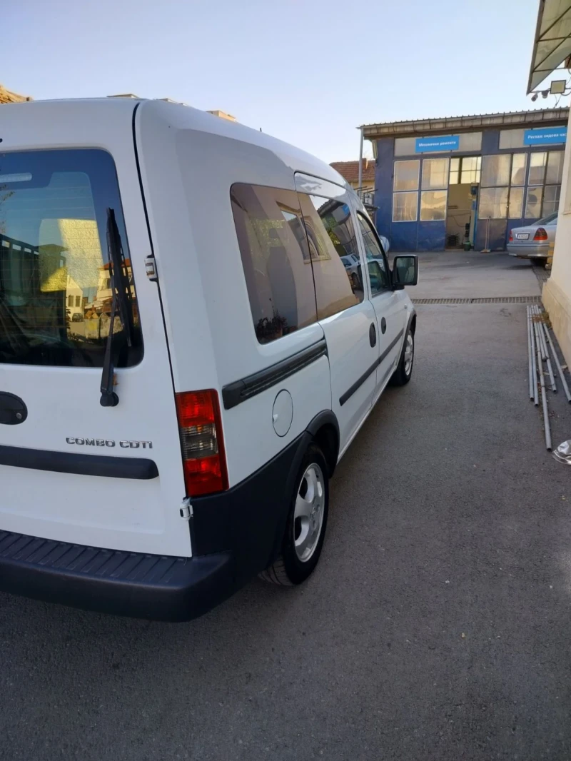 Opel Combo 1.3 cdti, снимка 9 - Автомобили и джипове - 48886746