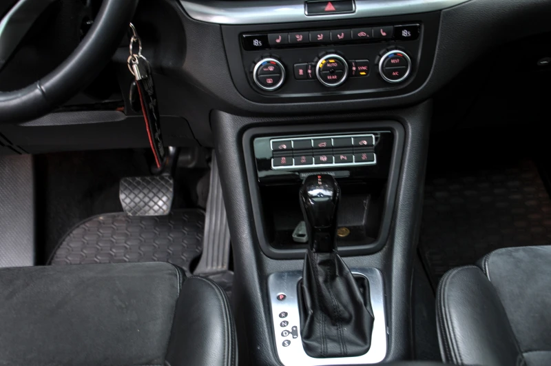 VW Sharan, снимка 10 - Автомобили и джипове - 52794257