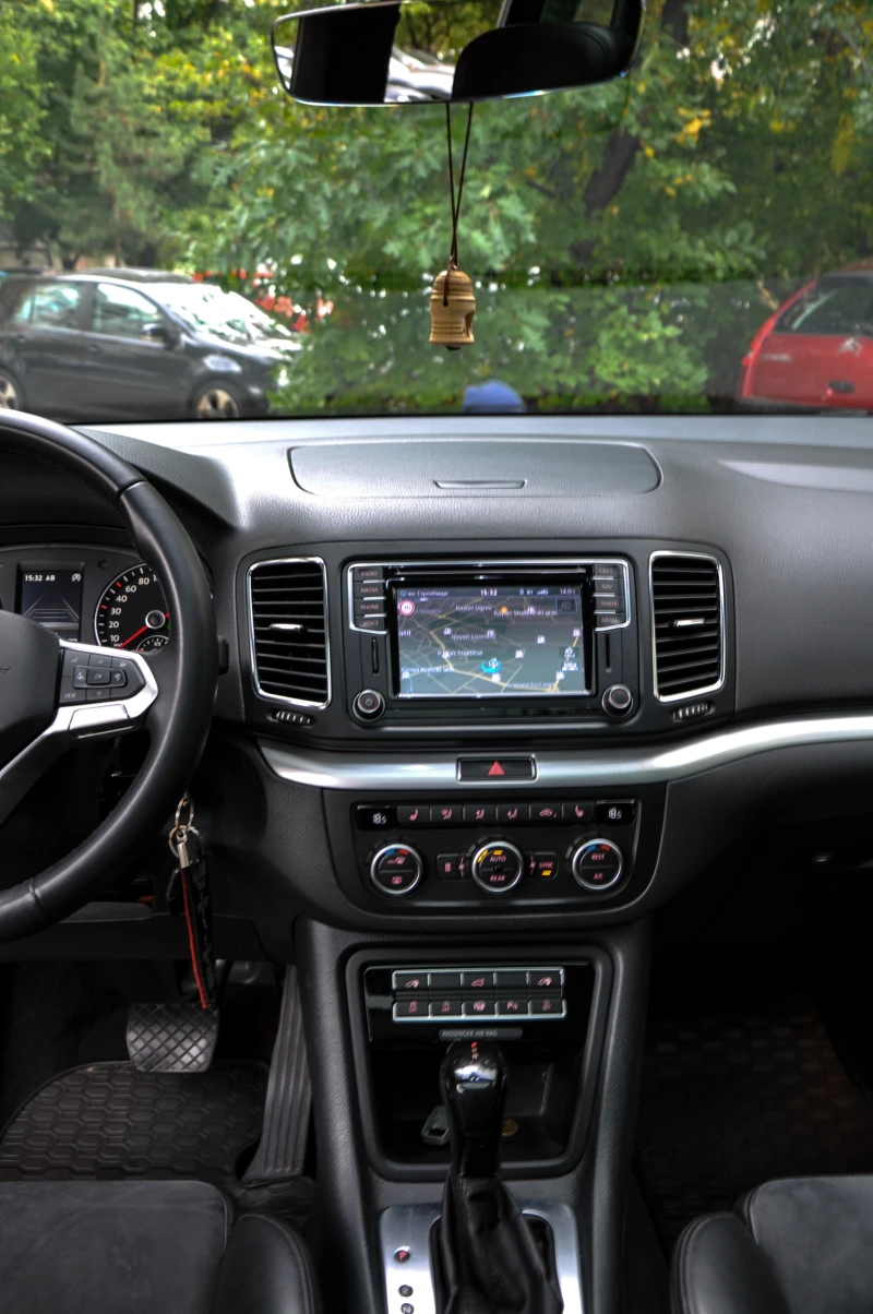 VW Sharan, снимка 11 - Автомобили и джипове - 52794257