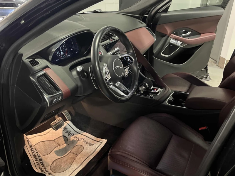 Jaguar E-pace CARFAX* АВТОФИНАНСИРАНЕ* БЕЗ ПЪРВОНАЧАЛНА ВНОСКА* , снимка 5 - Автомобили и джипове - 52787990