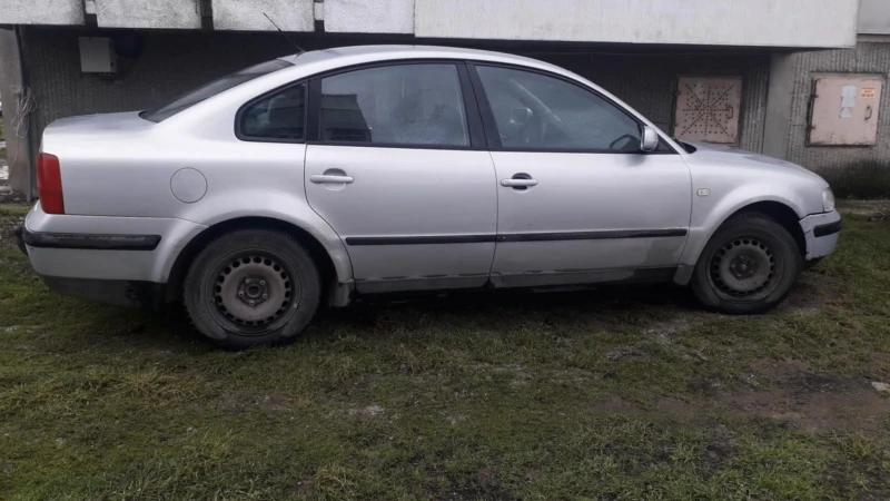 VW Passat Газ бензин , снимка 4 - Автомобили и джипове - 53283931
