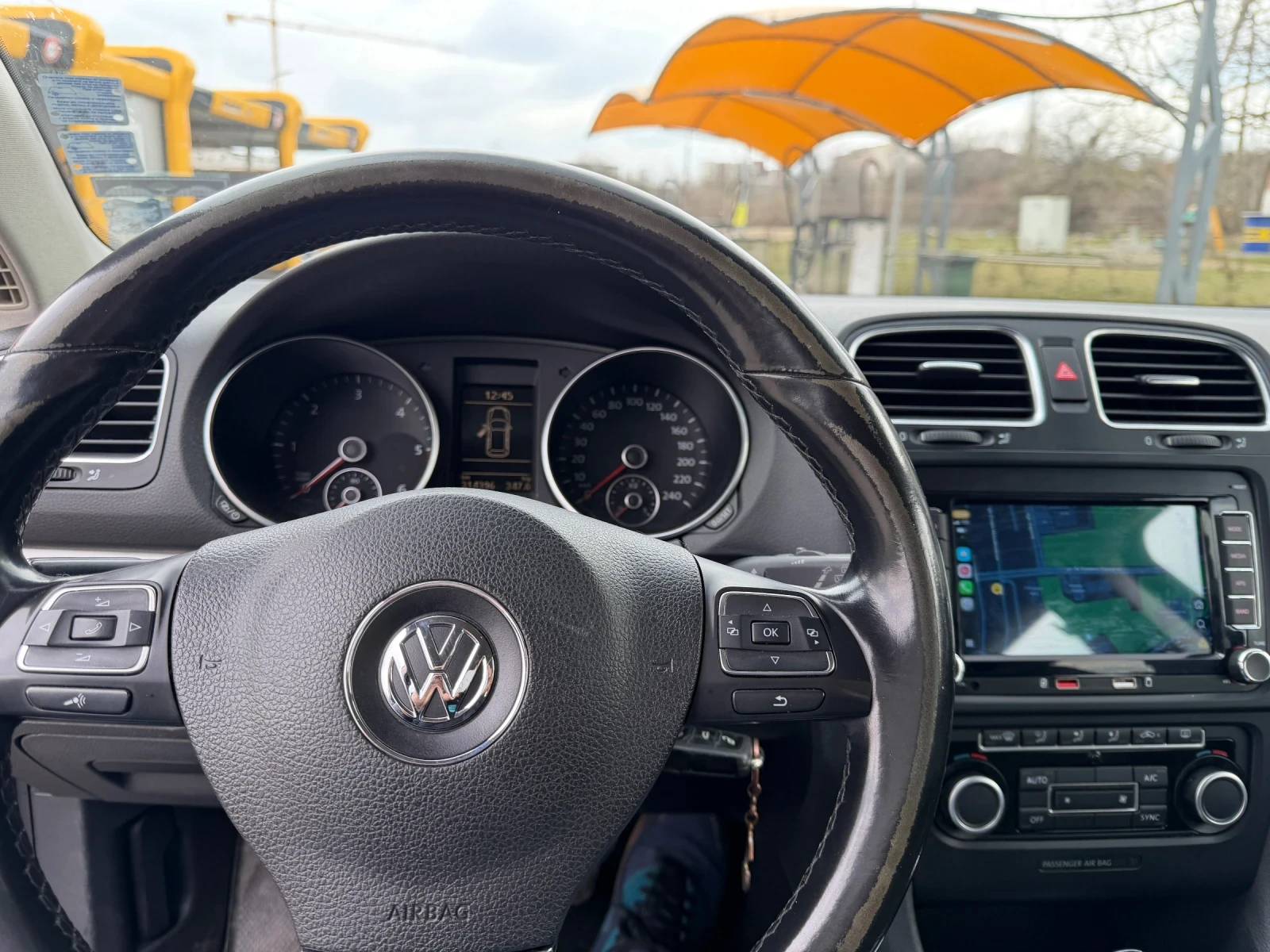 VW Golf 1.6 TDI DSG 7, снимка 6 - Автомобили и джипове - 53924087