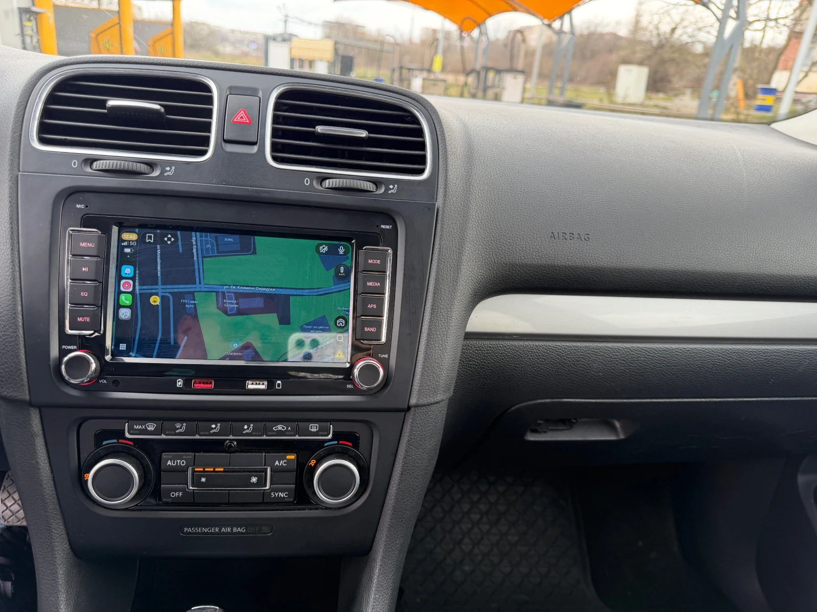 VW Golf 1.6 TDI DSG 7, снимка 4 - Автомобили и джипове - 53924087