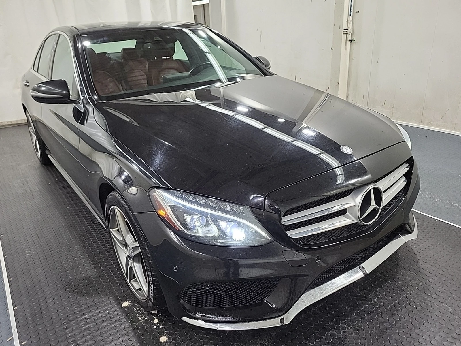 Mercedes-Benz C 300 * 4MATIC* AMG* PANO* CARFAX*  - изображение 2