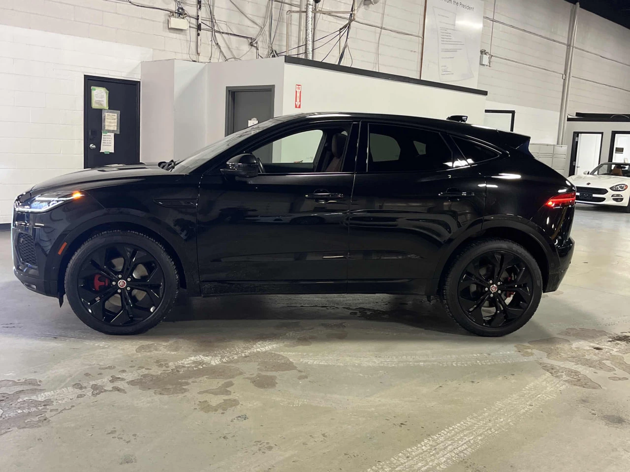 Jaguar E-pace CARFAX* АВТОФИНАНСИРАНЕ* БЕЗ ПЪРВОНАЧАЛНА ВНОСКА*  - изображение 2