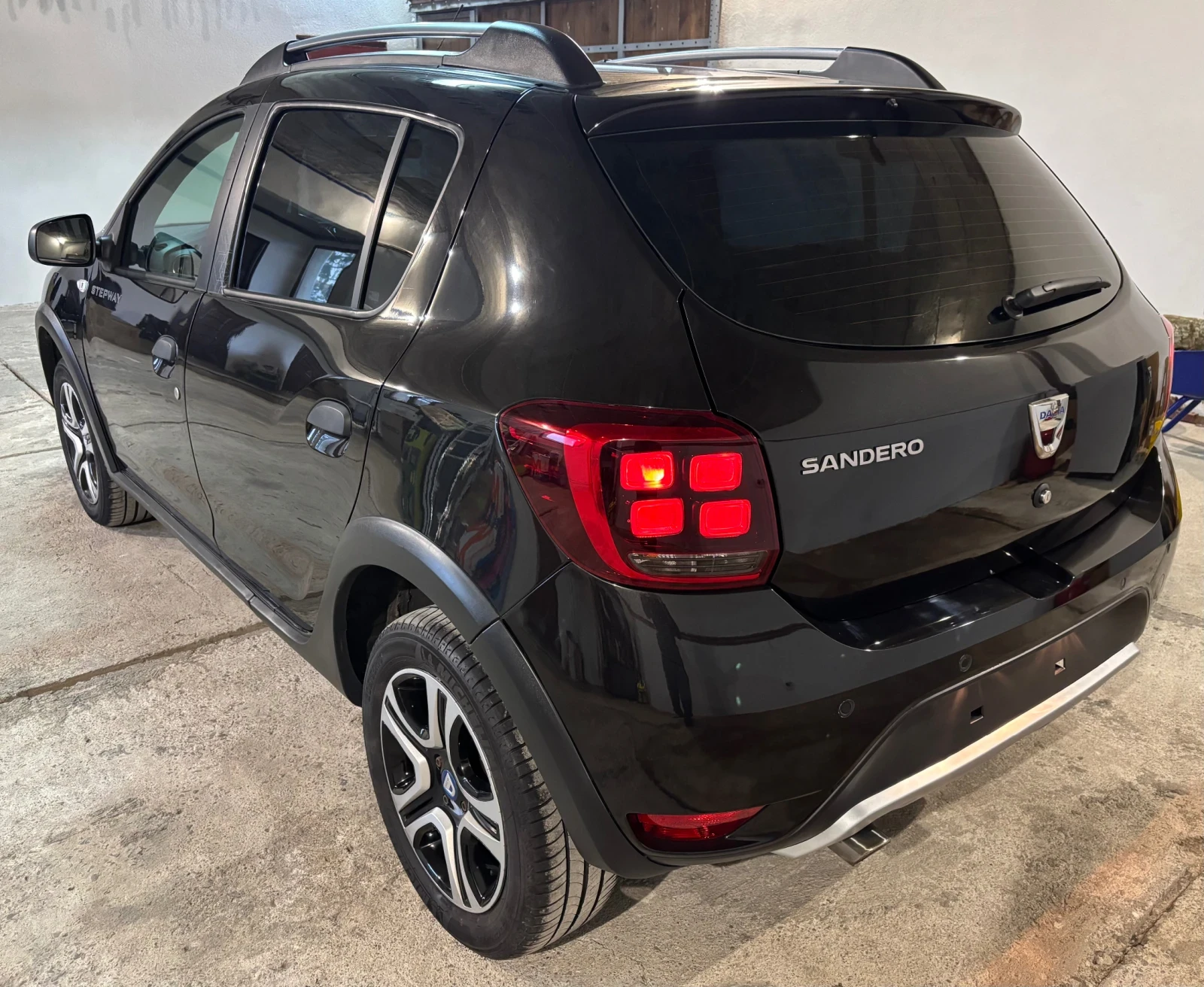 Dacia Sandero 0.9i AVTOMATIK SWISS - изображение 3