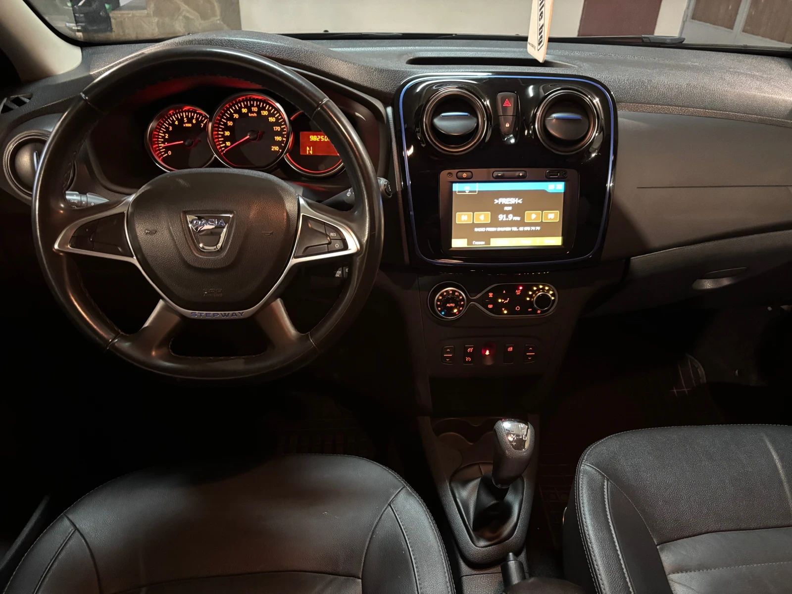 Dacia Sandero 0.9i AVTOMATIK SWISS - изображение 10