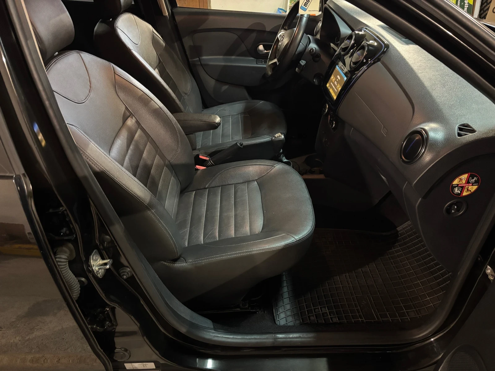 Dacia Sandero 0.9i AVTOMATIK SWISS - изображение 8