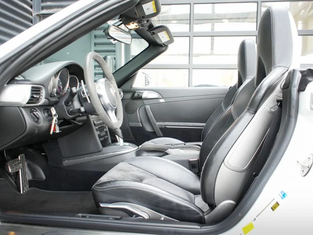 Porsche 911 Carrera GTS - изображение 10