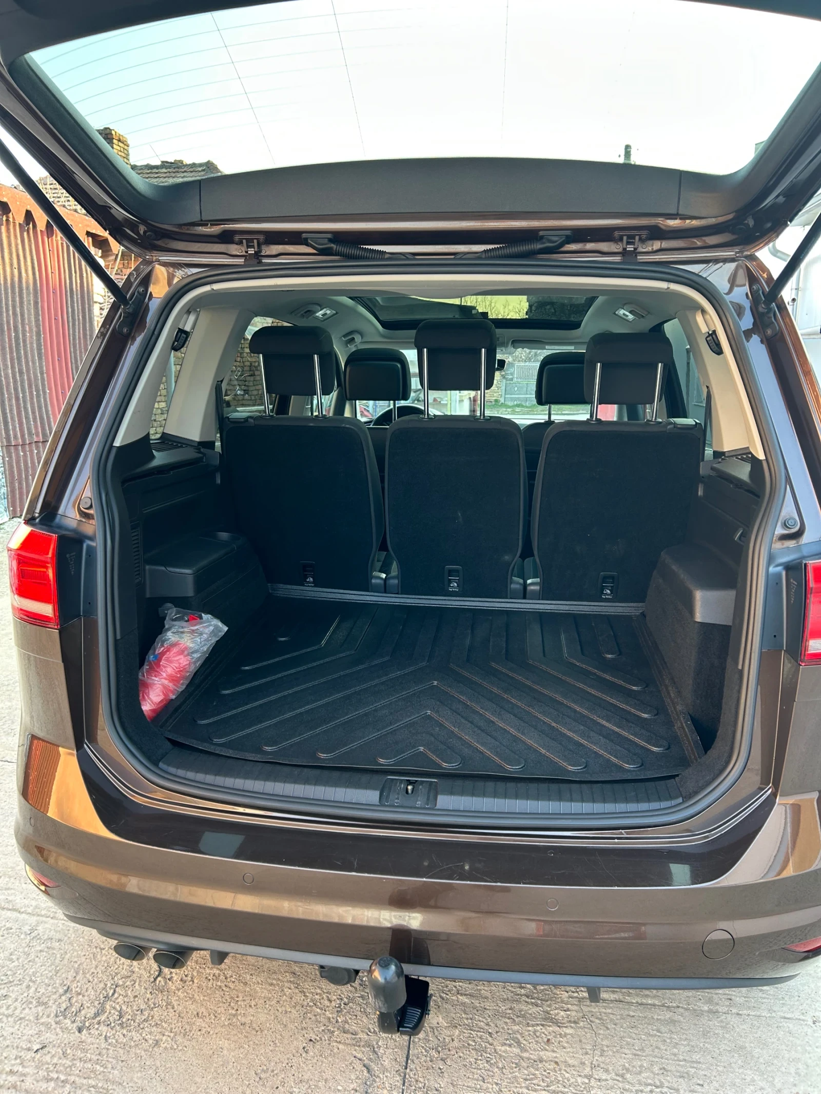 VW Touran, снимка 5 - Автомобили и джипове - 53876073