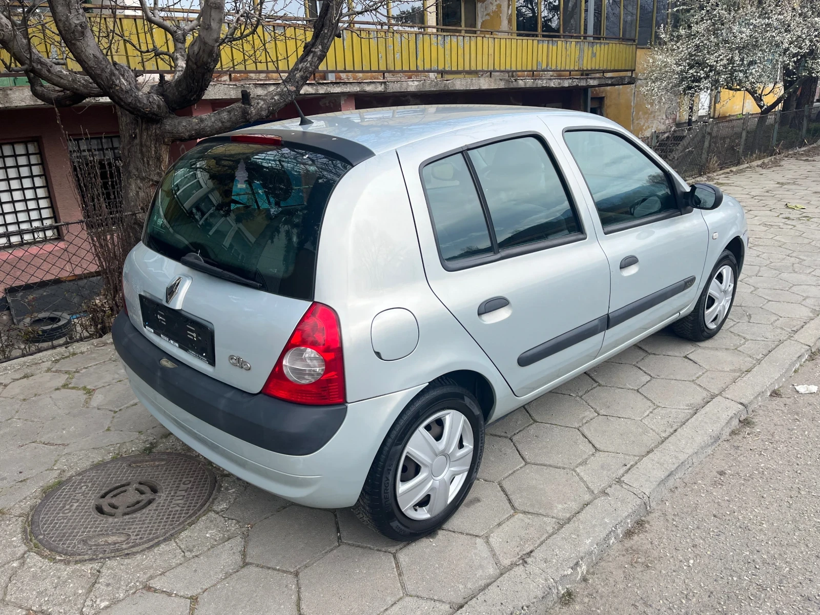 Renault Clio 1.2 16V, снимка 3 - Автомобили и джипове - 53961285