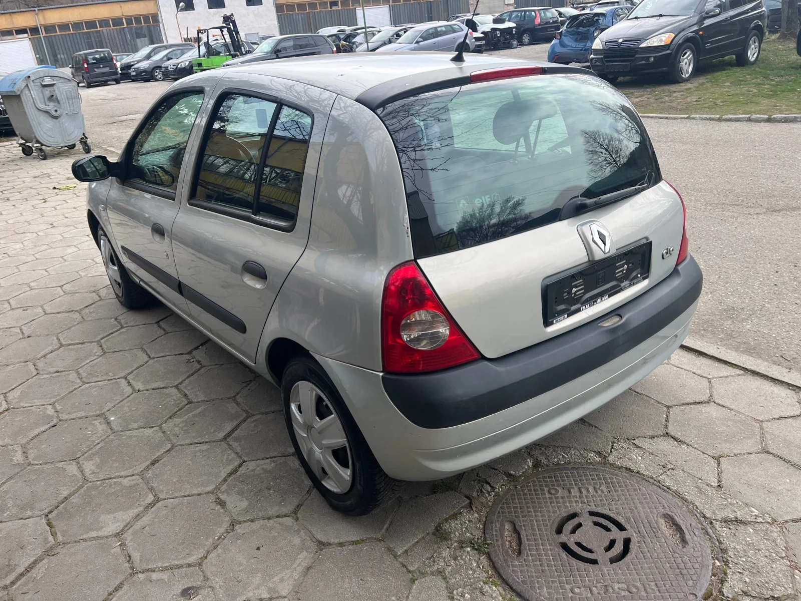 Renault Clio 1.2 16V, снимка 4 - Автомобили и джипове - 53961285