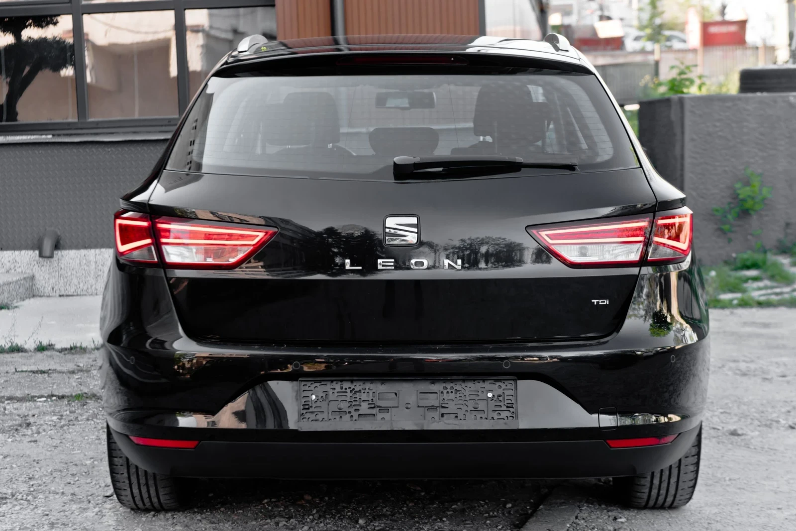 Seat Leon 1.6 TDI full LED, снимка 6 - Автомобили и джипове - 54372521