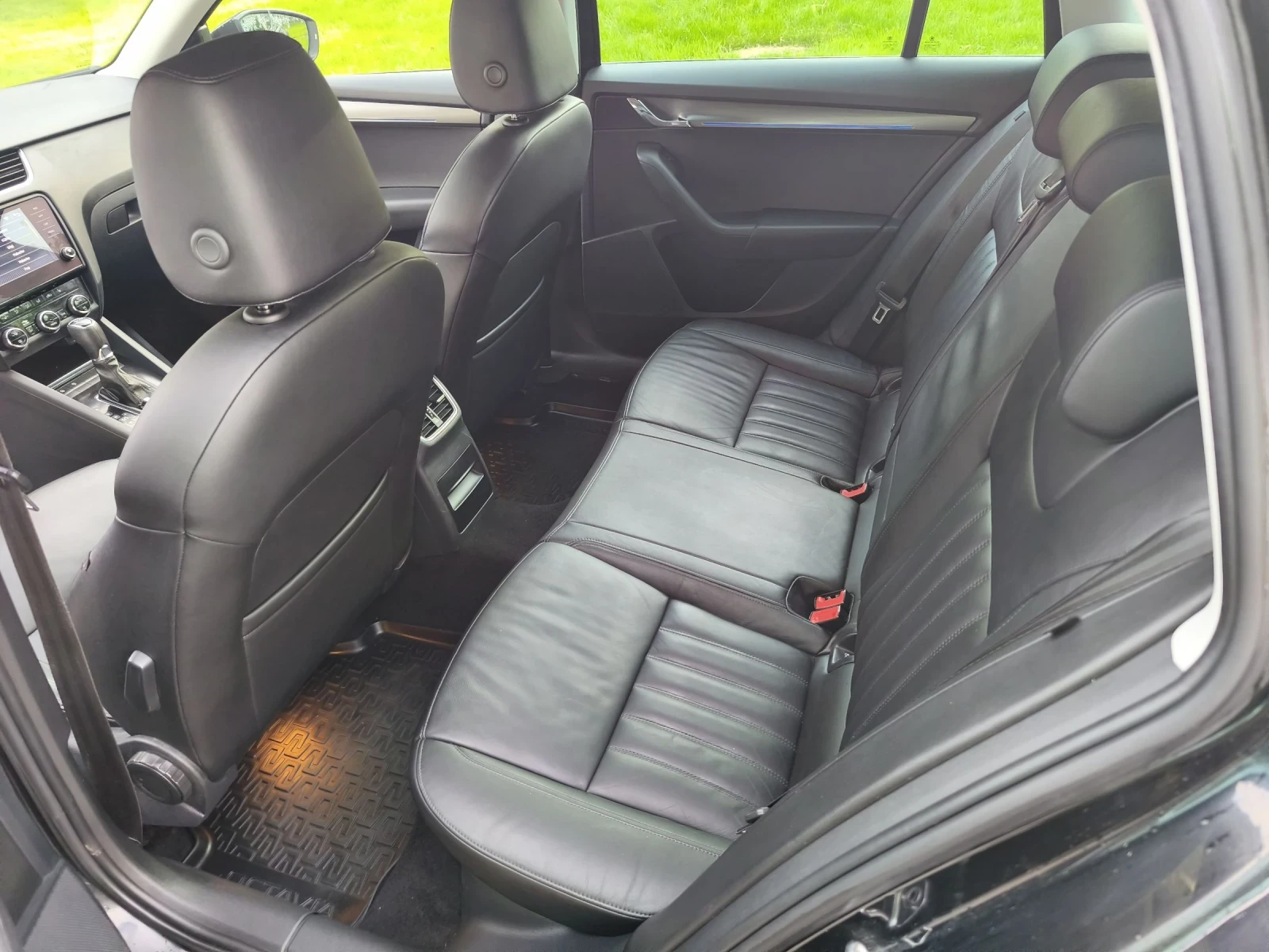 Skoda Octavia 1.5 Gtec , снимка 6 - Автомобили и джипове - 54416275
