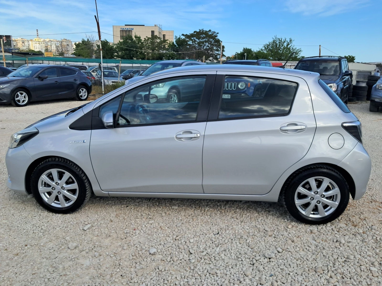 Toyota Yaris 1.5HYBRID, снимка 5 - Автомобили и джипове - 54615339