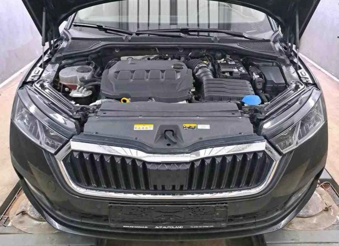 Skoda Octavia 2.0 TDI/150 PS/MATRIX/PDC/ACC, снимка 11 - Автомобили и джипове - 54763573