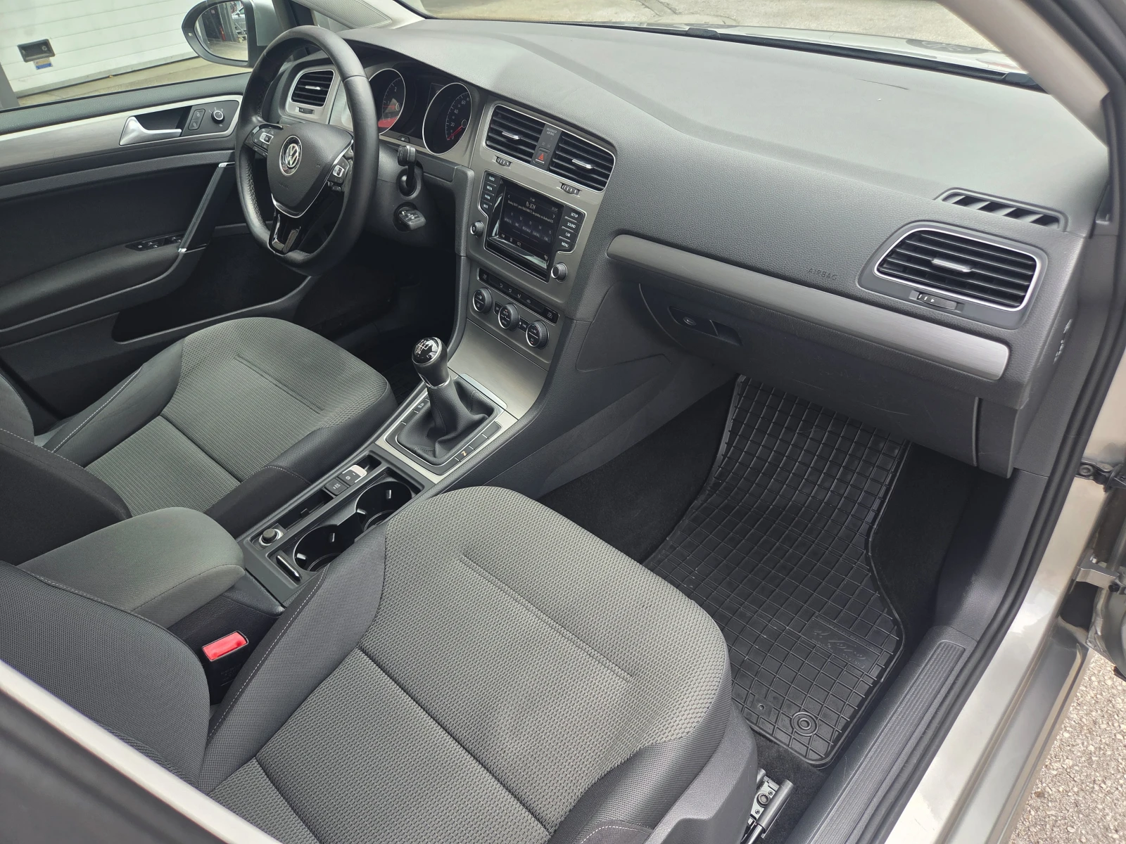 VW Golf VII 1.6 TDI (105 Hp) Comfortline, снимка 14 - Автомобили и джипове - 55131278