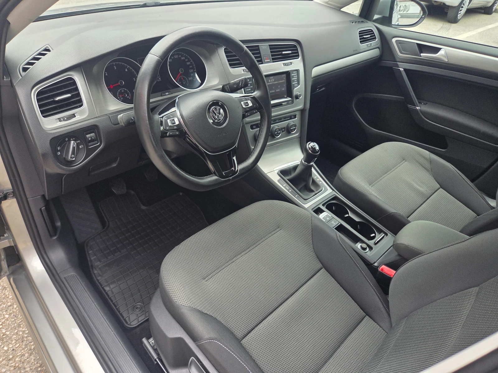 VW Golf VII 1.6 TDI (105 Hp) Comfortline, снимка 9 - Автомобили и джипове - 55131278