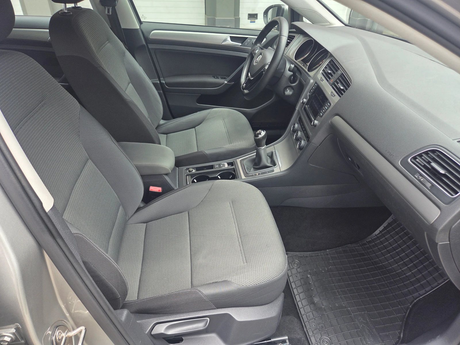 VW Golf VII 1.6 TDI (105 Hp) Comfortline, снимка 15 - Автомобили и джипове - 55131278