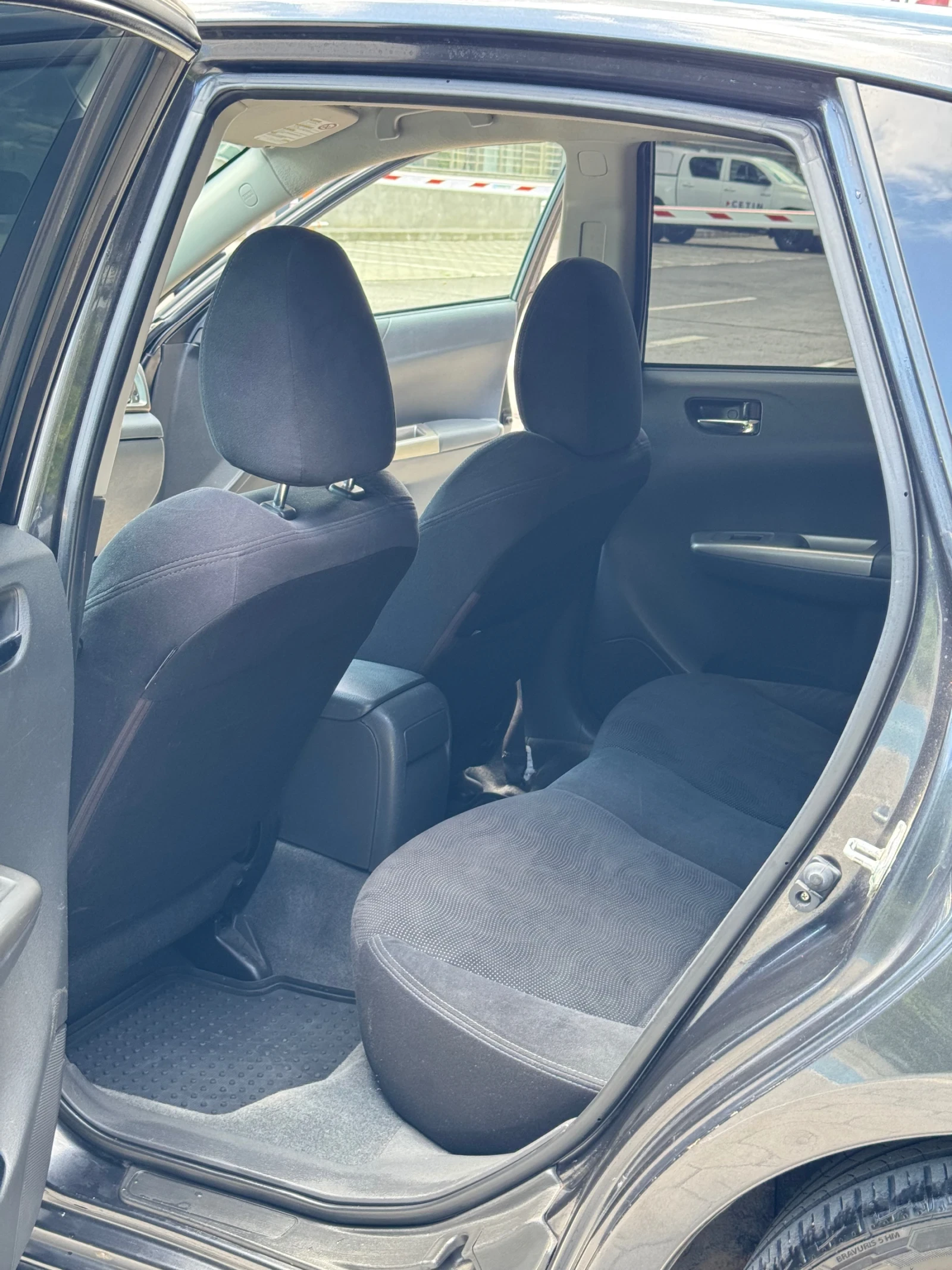 Subaru Impreza 1.5i AWD 5 скорости, снимка 11 - Автомобили и джипове - 55413852