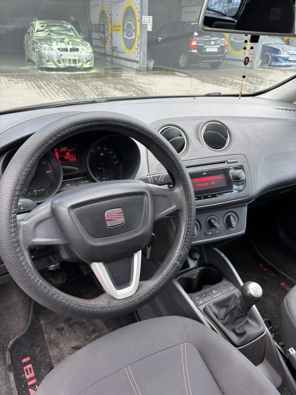 Seat Ibiza, снимка 3 - Автомобили и джипове - 55658112