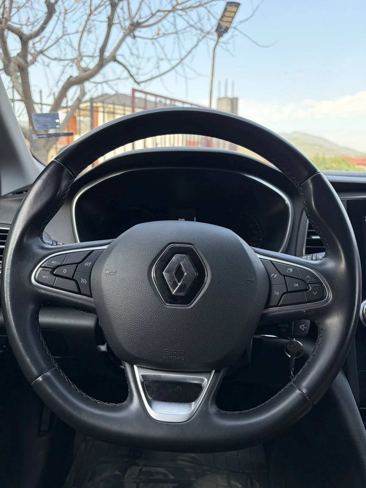 Renault Megane 1.5/95к/EURO6/ПЕРФЕКТНО СЪСТОЯНИЕ!, снимка 13 - Автомобили и джипове - 55892189
