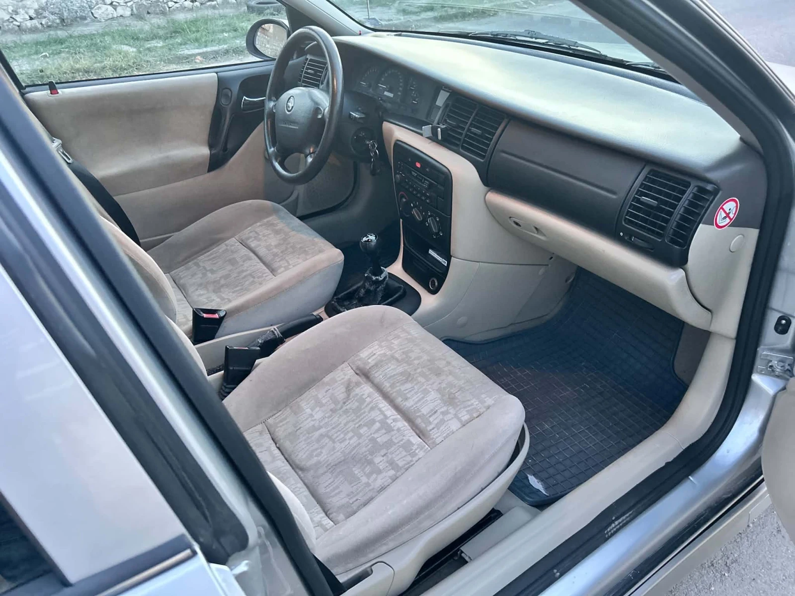 Opel Vectra 1.6 Бензин , снимка 9 - Автомобили и джипове - 56253905
