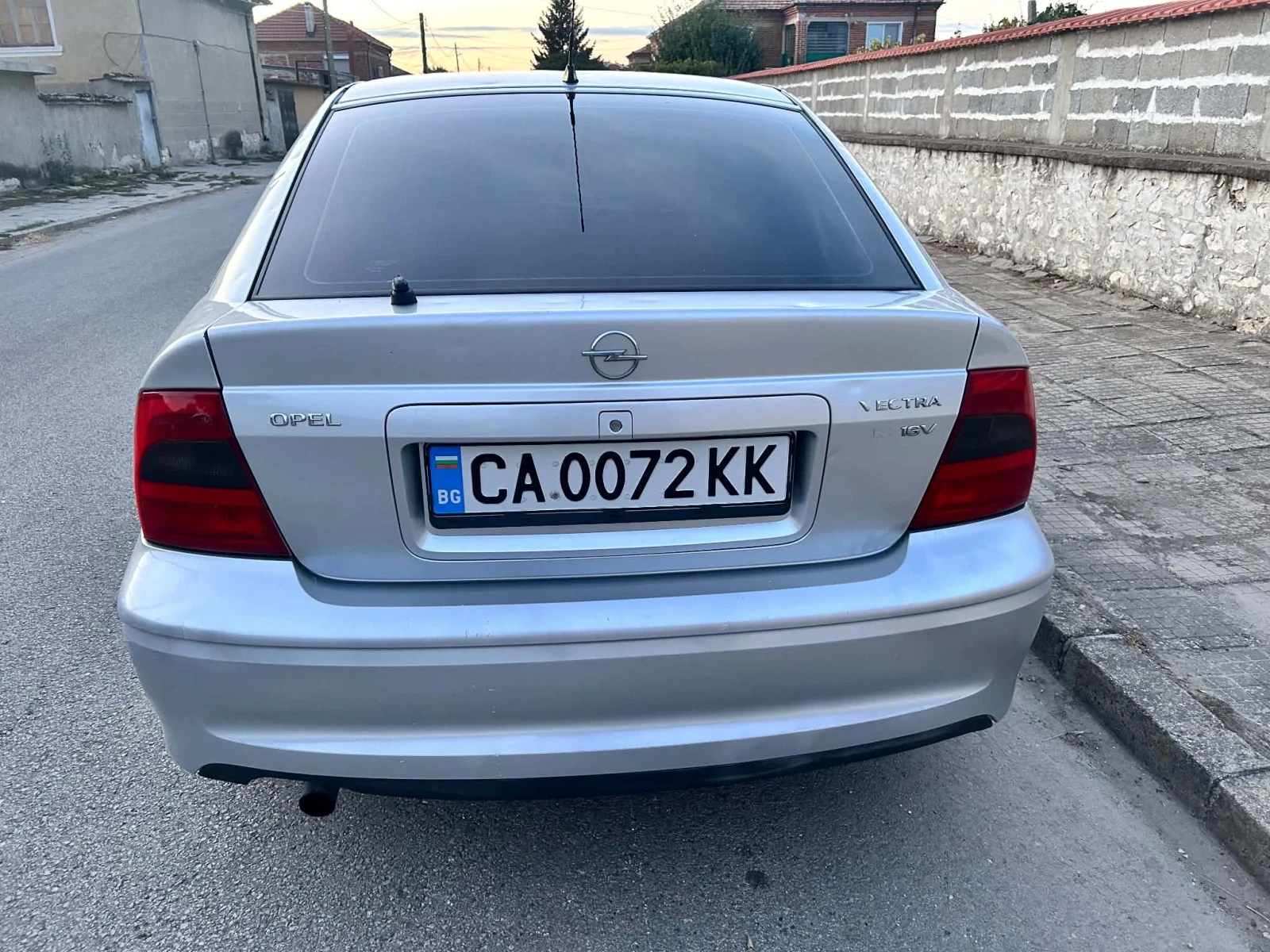 Opel Vectra 1.6 Бензин , снимка 6 - Автомобили и джипове - 56253905
